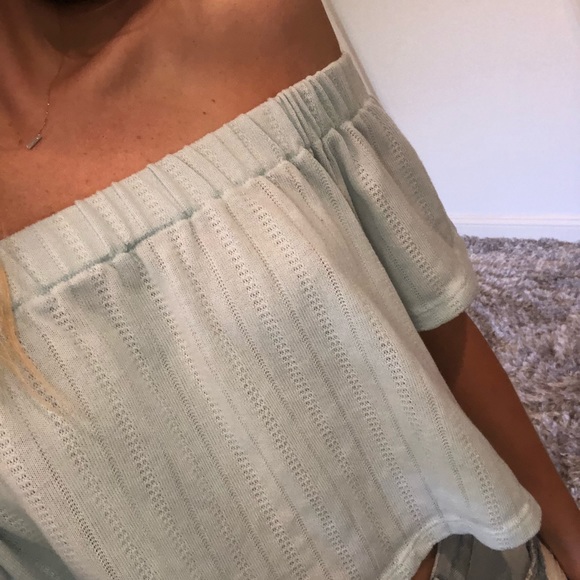 Off the shoulder crop top - Picture 3 of 3